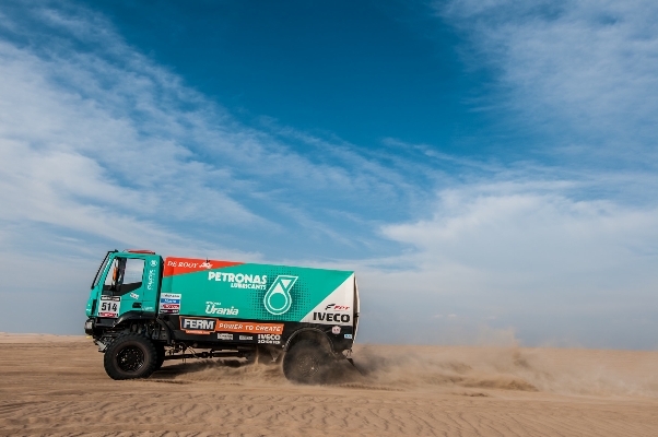 Dakar 2013: Iveco protagonista delle prime due tappe.