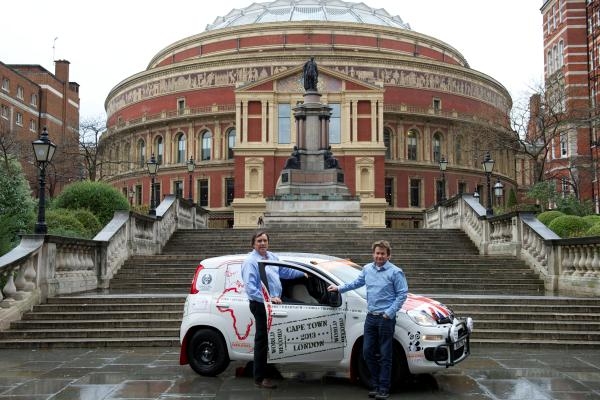 Città del Capo – Londra ‘non-stop’ con una Fiat Panda