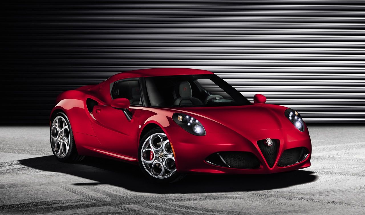 Alfa Romeo 4C debutto mondiale al Salone di Ginevra 2013