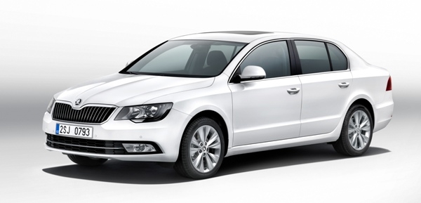 La Skoda Superb cambia volto