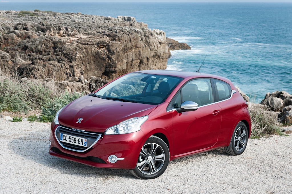 MIT: Richiamo per 11 mila Peugeot 208