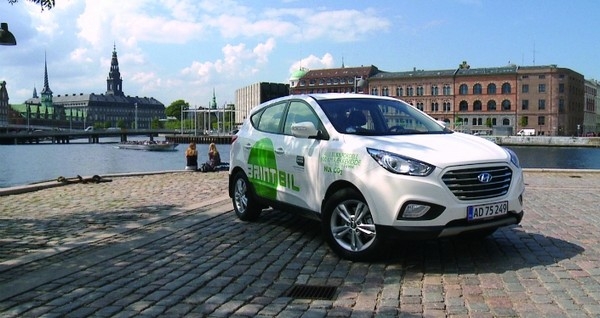 Hyundai consegna alla città di Copenaghen la prima di quindici ix35 Fuel Cell a idrogeno