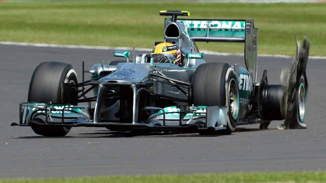 GP Silverstone F1: esplosioni gomme, parla Pirelli