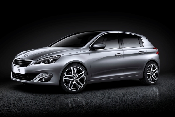 Nuova PEUGEOT 308 in Italia con dodici versioni