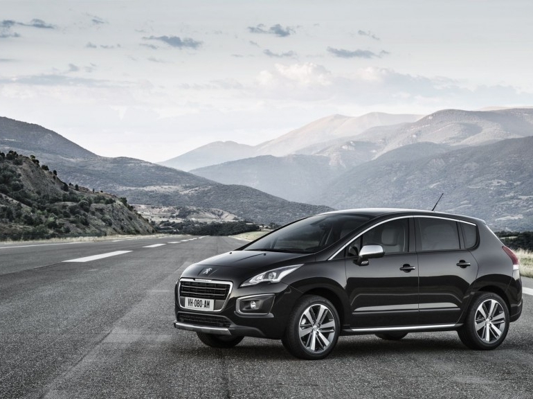 Peugeot 3008 e 3008 HYbrid4: restyling per Francoforte 2013