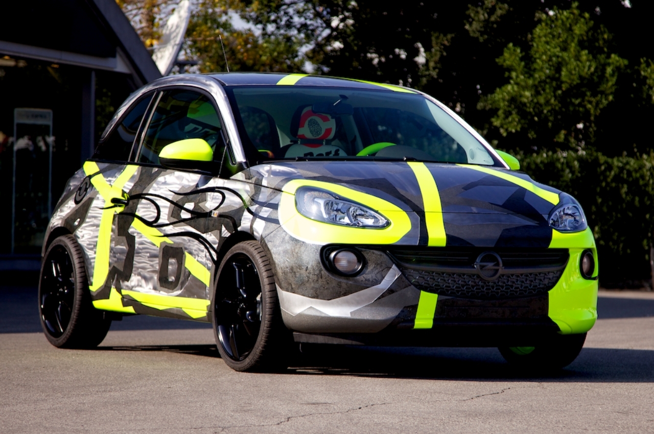 “Adam&Vale for charity”, una Opel Adam tutta speciale firmata da Valentino Rossi