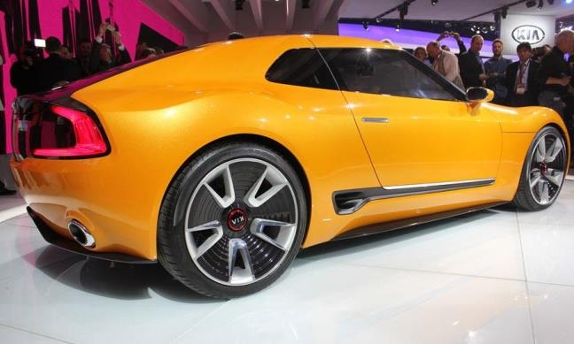 Live – Kia GT4 Stinger concept