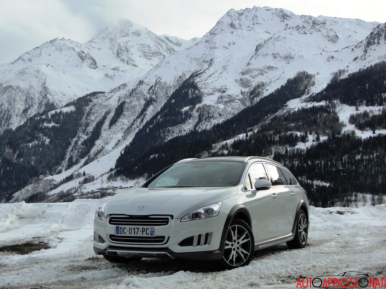 Peugeot HYbrid 4 e Grip Control: il test dell’inverno