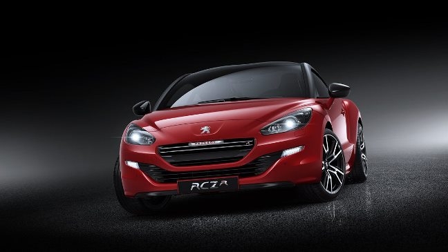 Peugeot RCZ R sfida il grande sport