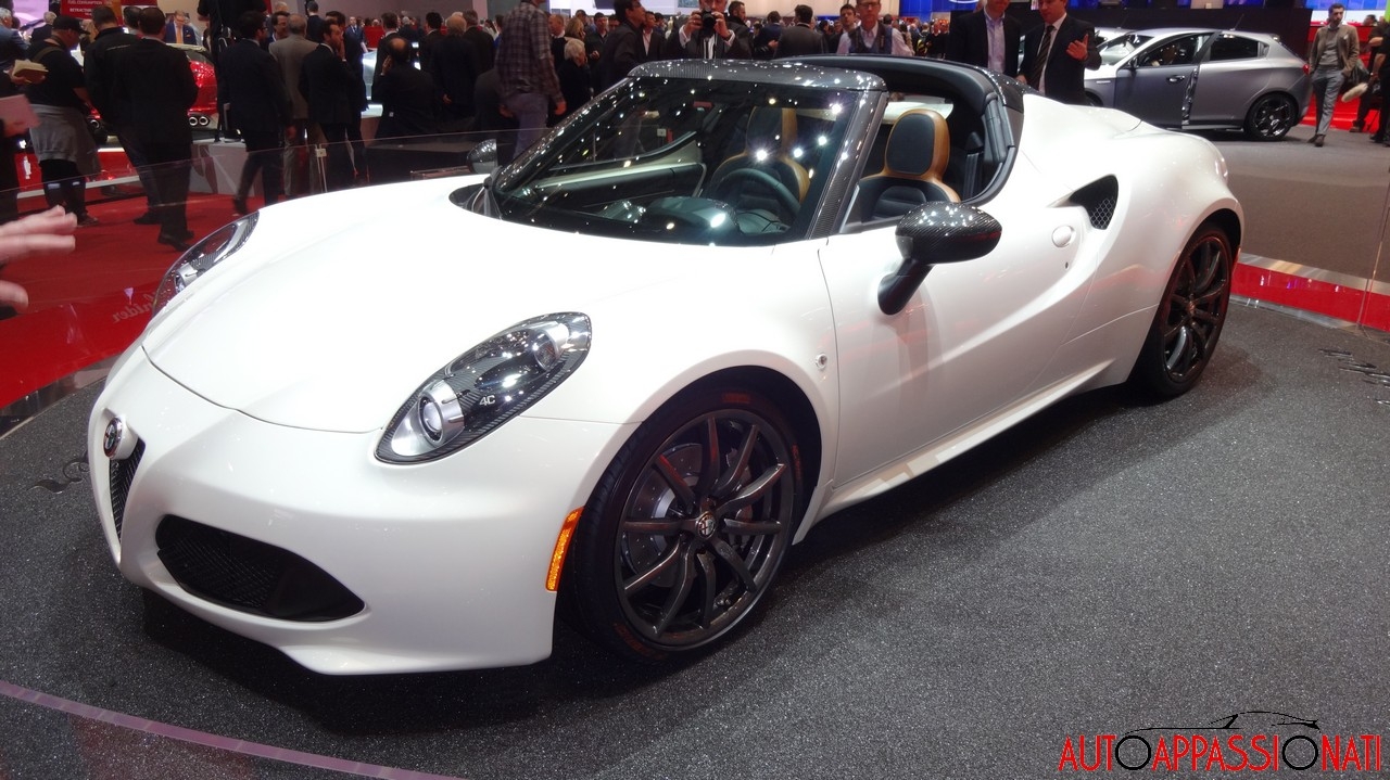 LIVE – Alfa Romeo 4C Spider al Salone di Ginevra