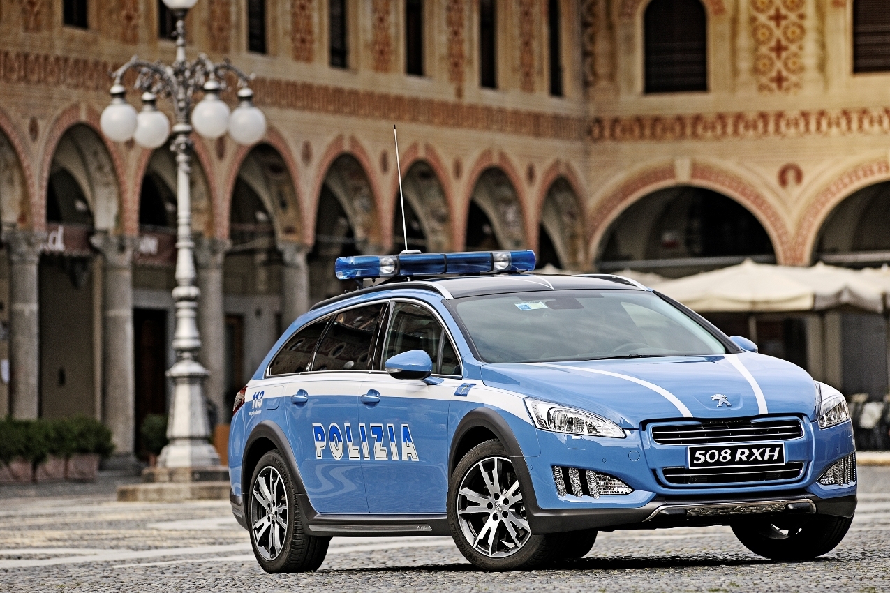 La Peugeot 508 RXH della Polizia Stradale