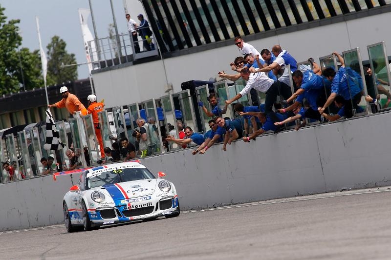 Porsche Carrera Cup Italia 2014: il rookie Cairoli sbanca Misano in Gara 2 con De Giacomi che raddoppia in Michelin Cup