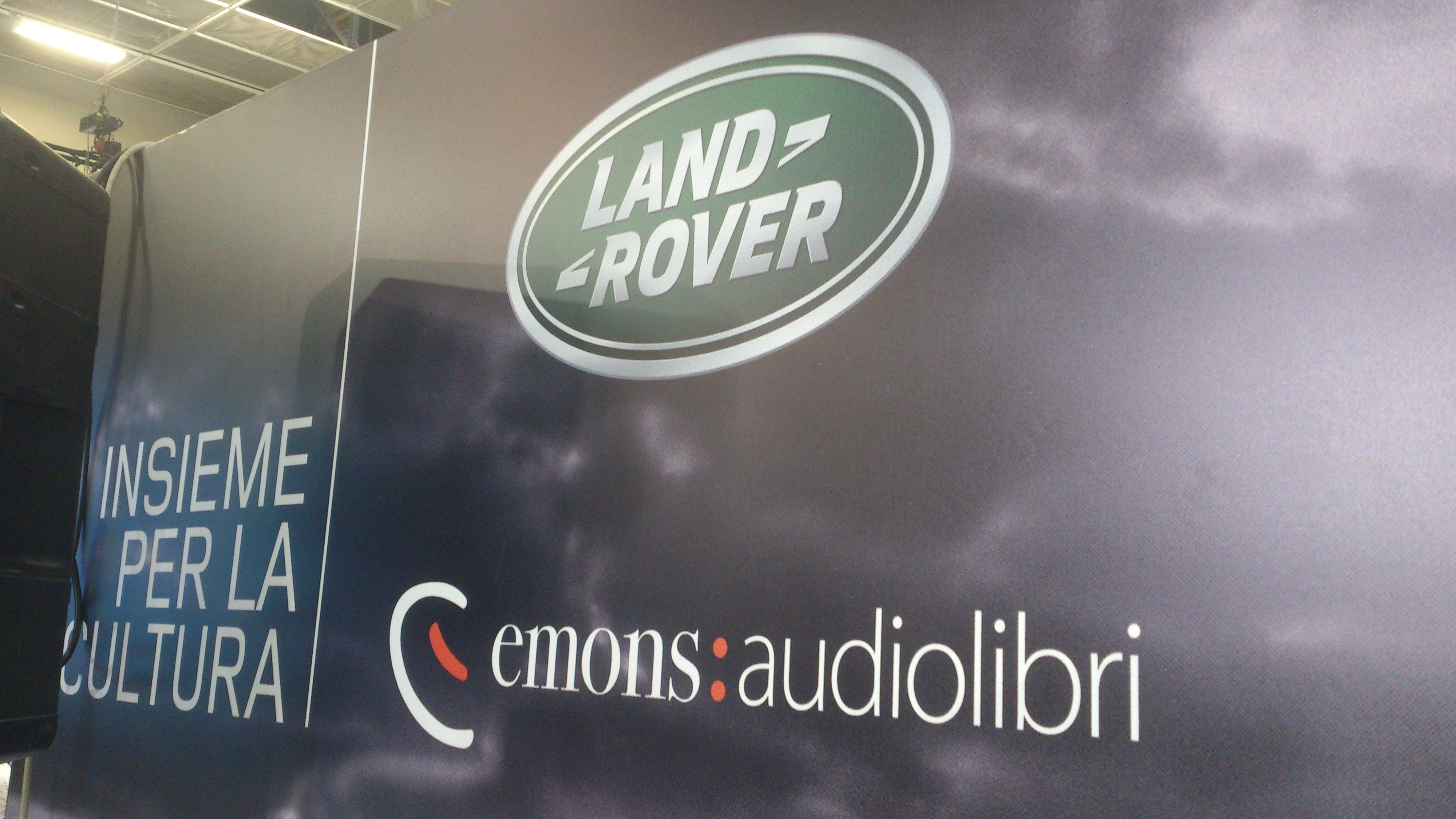 Land Rover al Salone del libro di Torino presenta il suo nuovo audiolibro