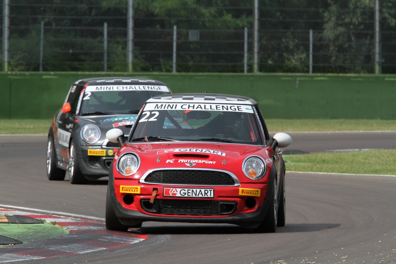 MINI Challenge 2014: Alessandro Sebasti Scalera trionfa a Imola