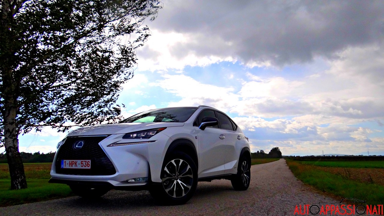 Lexus NX Hybrid: prova su strada in anteprima