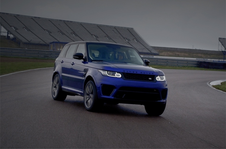 RANGE ROVER SPORT SVR SPINTA AL LIMITE