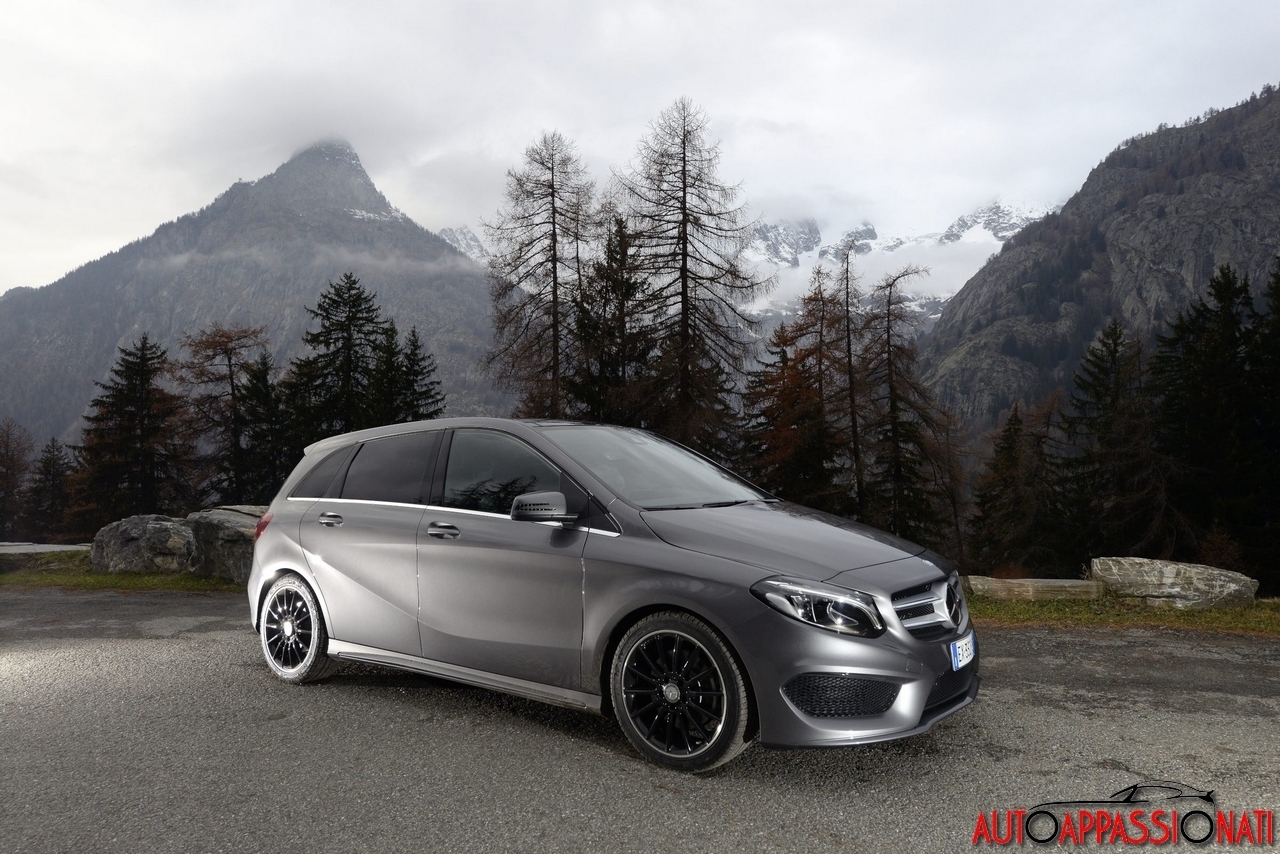 Nuova Mercedes-Benz Classe B facelift 2015: la prova su strada in anteprima