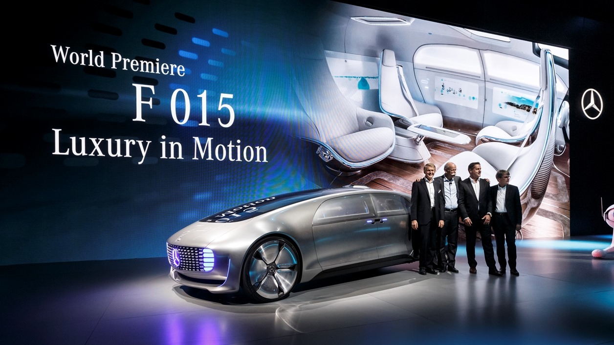 Mercedes-Benz F 015 Luxury in Motion: la rivoluzione della mobilità prende forma