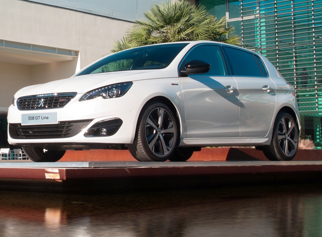 Peugeot GT Line: 308 e 508 vestono sportivo