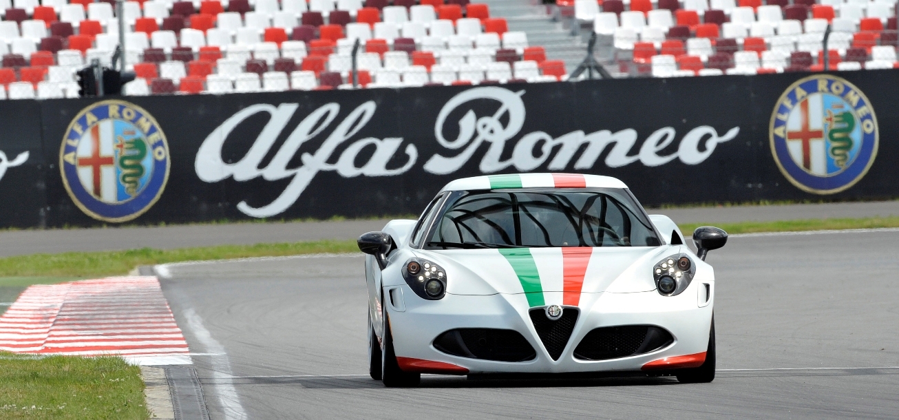 Alfa Romeo 4C: personalizza anche tu la Safety Car del Mondiale Superbike