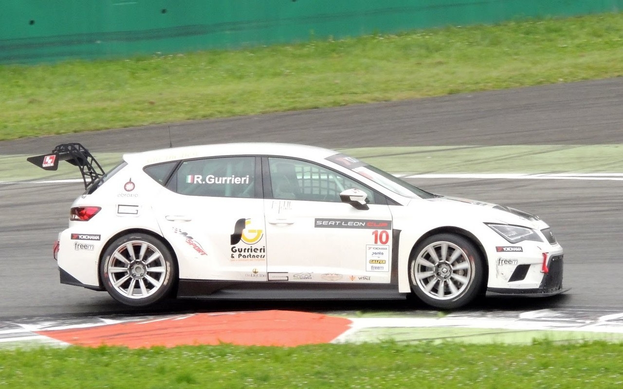 SEAT Leon Cup, Pergusa: Giacon domina gara 1, D’Amico leader in gara 2