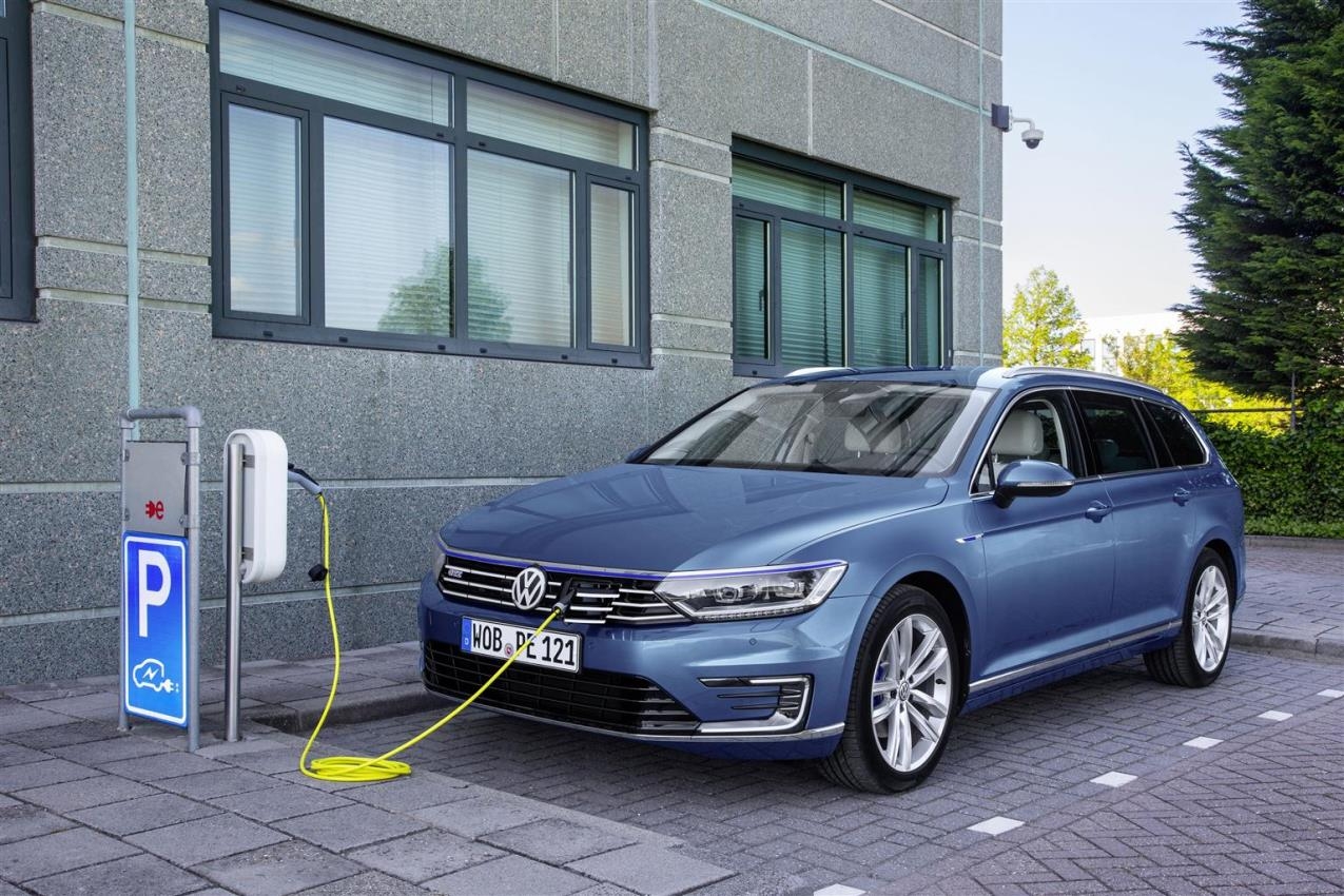 Volkswagen Passat GTE: l’ibrida berlina e Variant