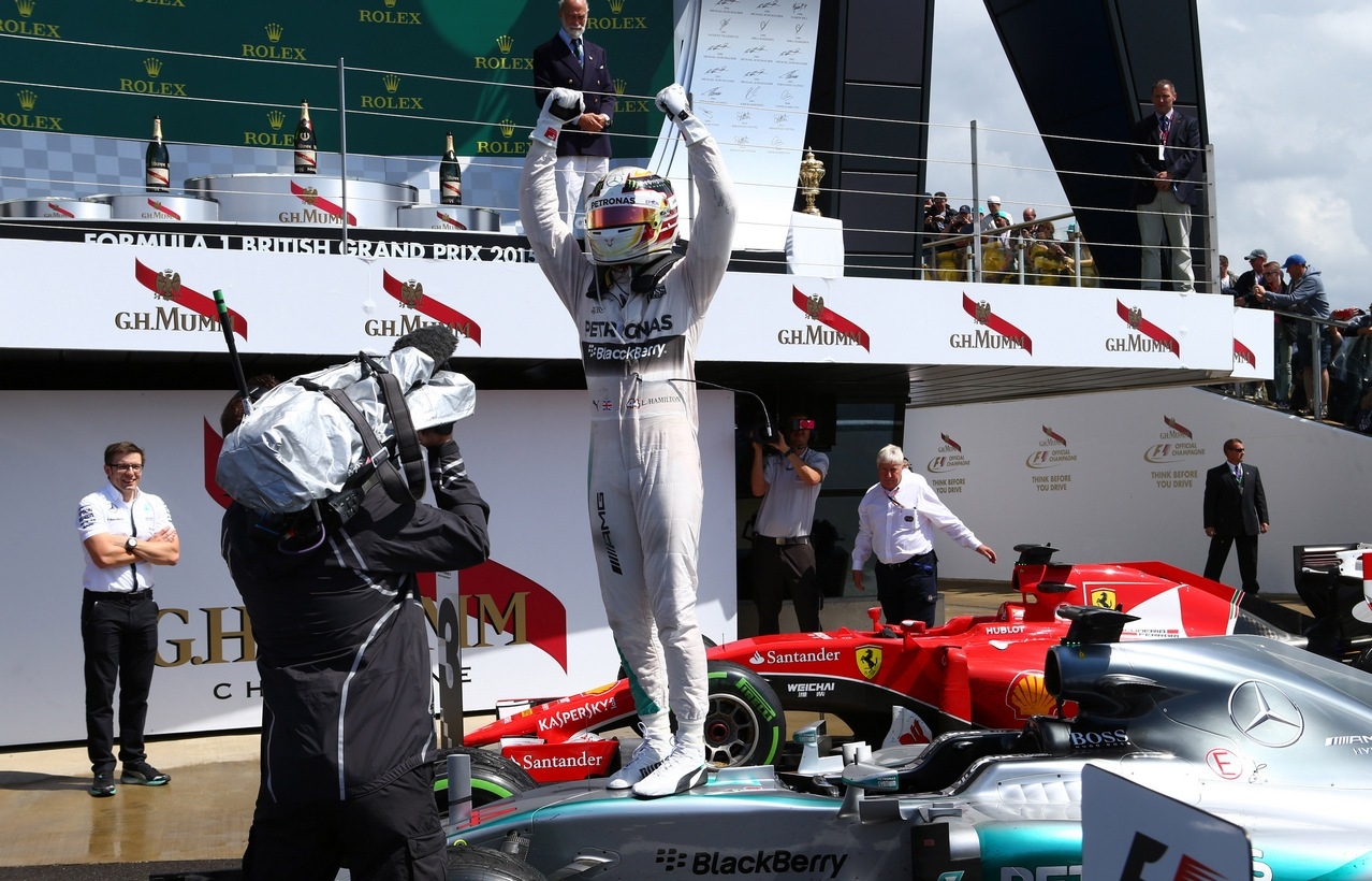 Formula 1, Gran Premio di Gran Bretagna 2015: Hamilton danza sotto la pioggia