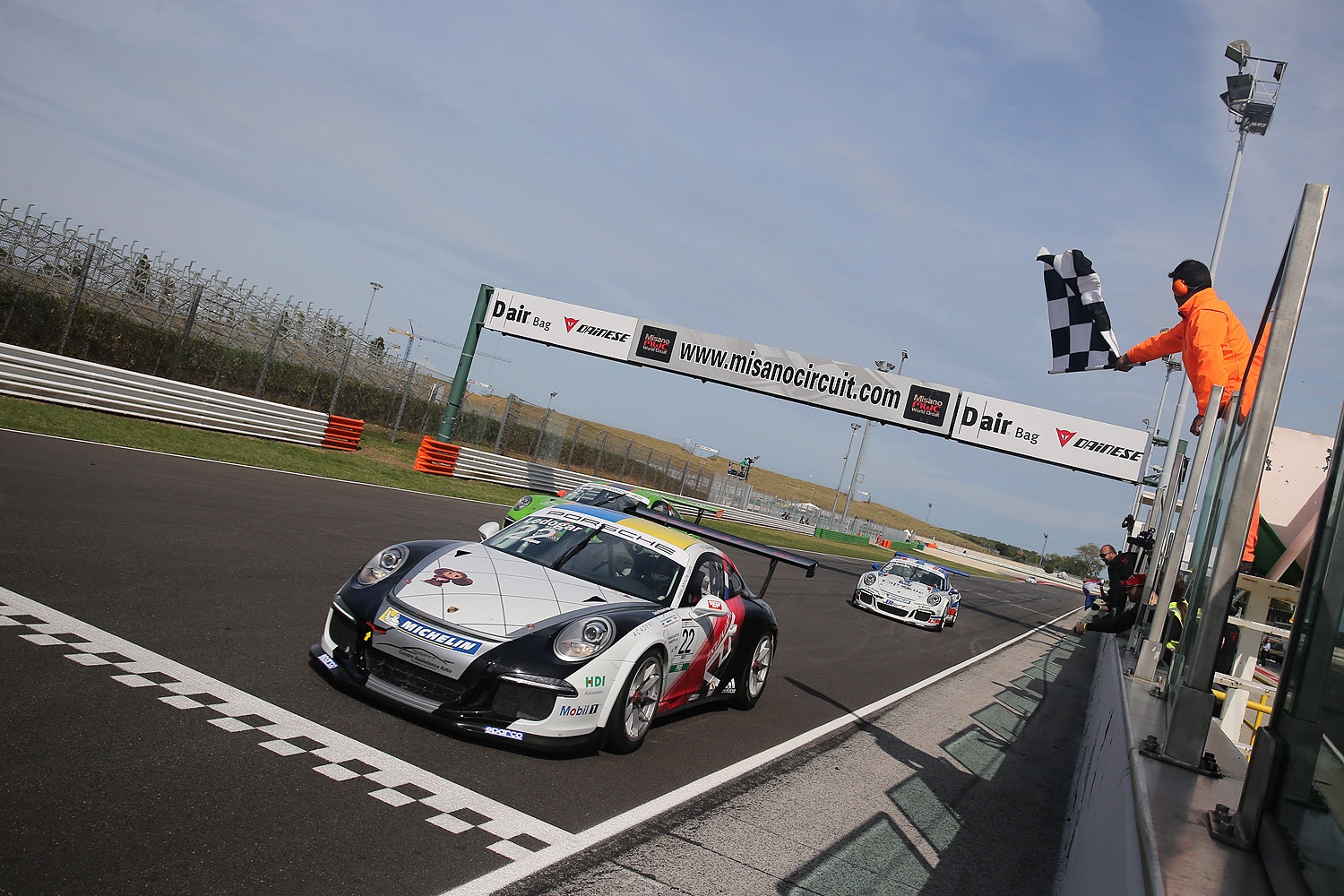 Carrera Cup Italia 2015: a Misano Ledogar vince Gara 2 e De Amicis trionfa in Michelin Cup