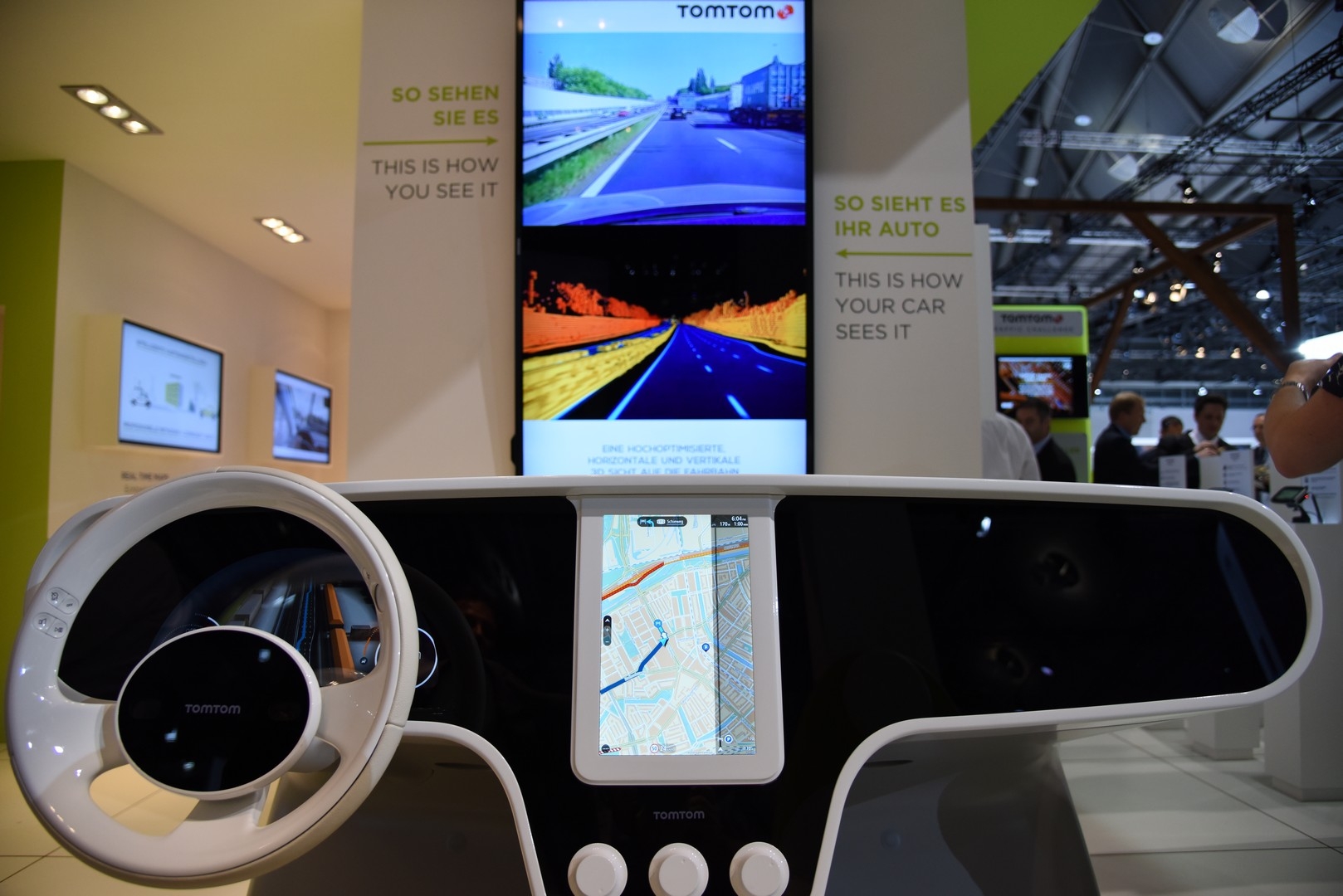 TomTom annuncia il lancio di una mappa per la guida automatizzata all’IAA 2015