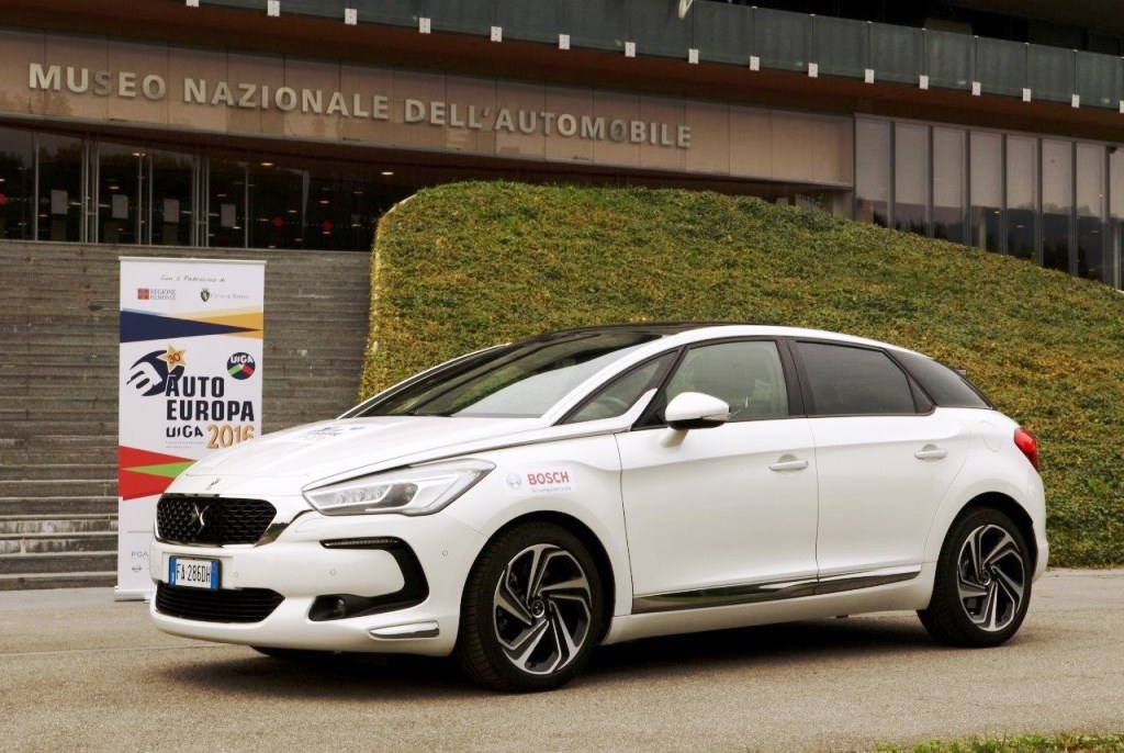 DS5: eletta Auto Europa 2016, 60 anni dopo la “nonna” DS19