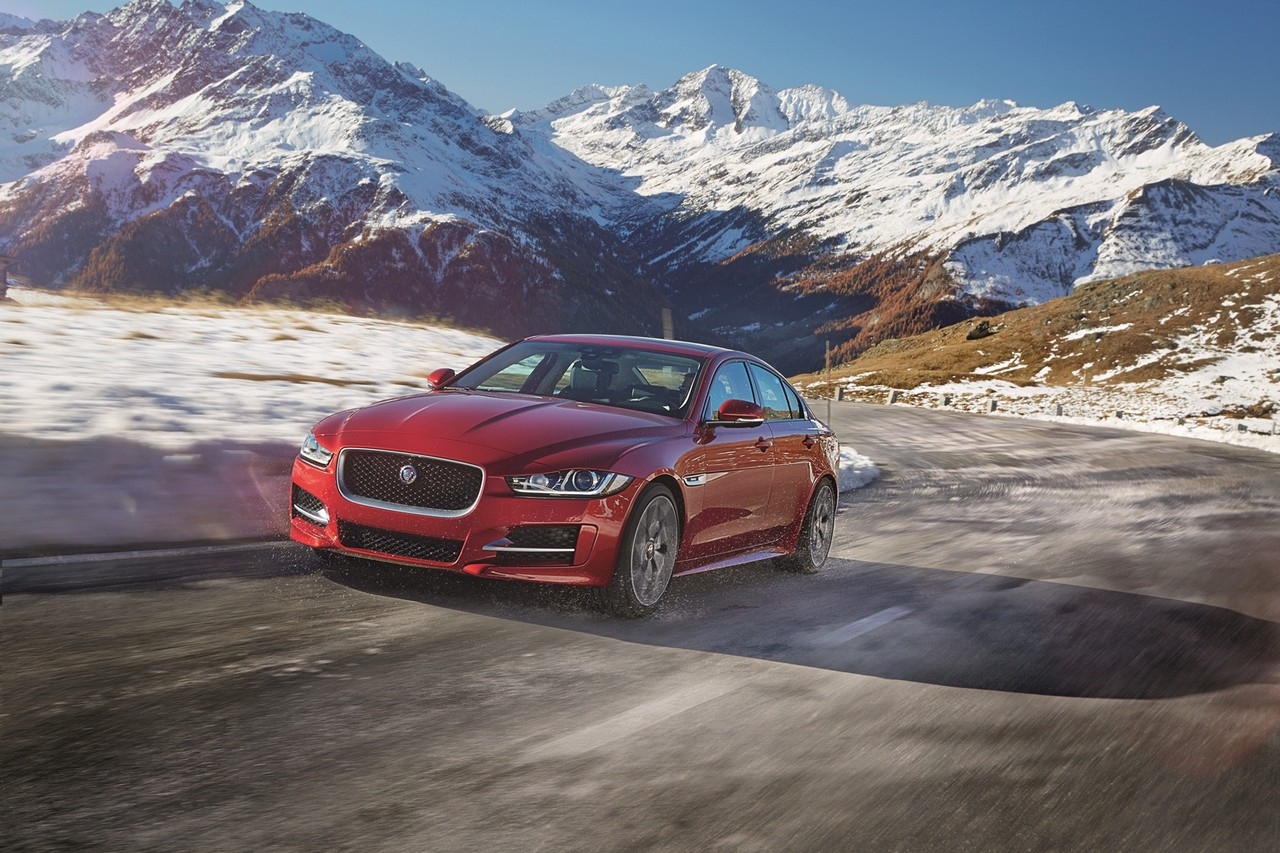 Jaguar XE MY 2017: arrivano trazione integrale e nuovo infotainment