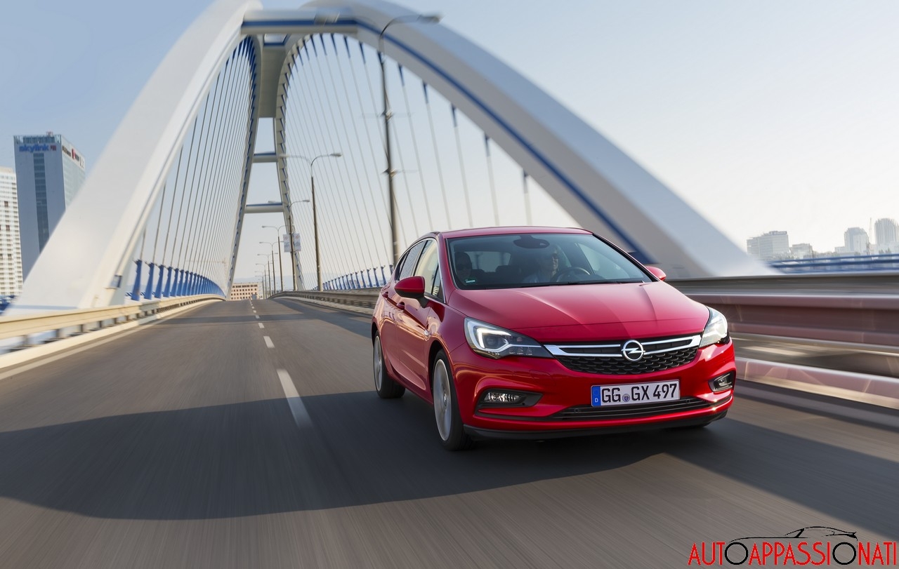 Opel Astra tra le finaliste in lizza per il titolo “Auto dell’Anno 2016”