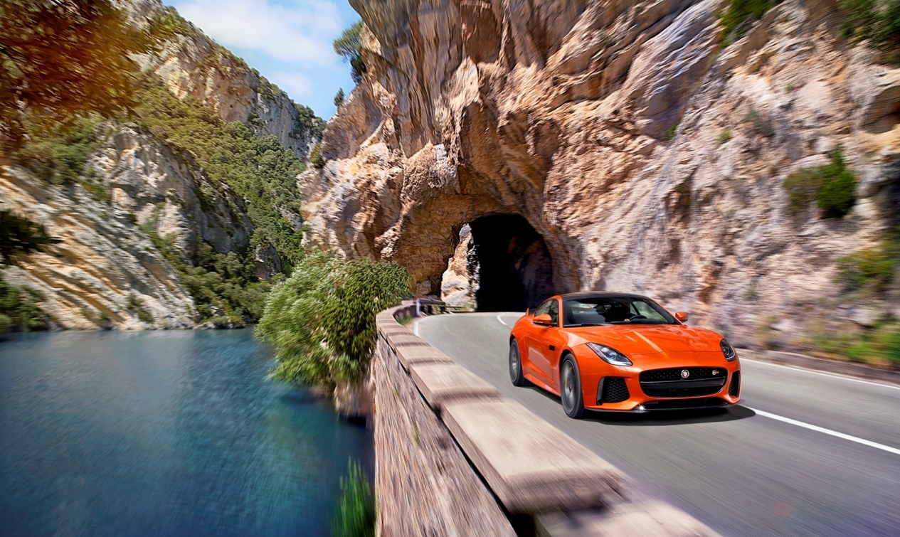 Jaguar F-TYPE SVR: 15 cose da sapere