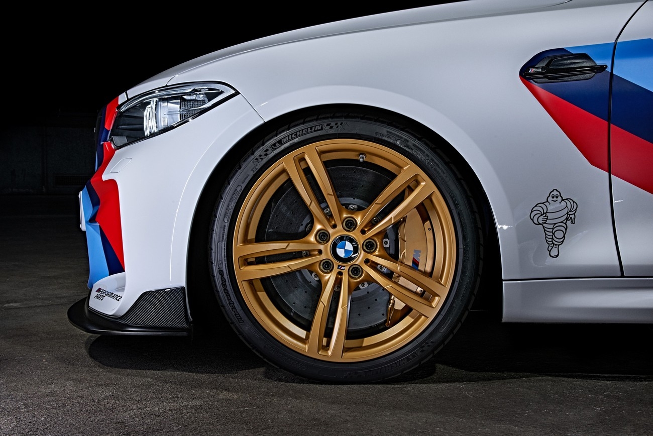 Michelin e MotoGP: i Pilot Sport Cup 2 equipaggiano la Safety Car BMW M2