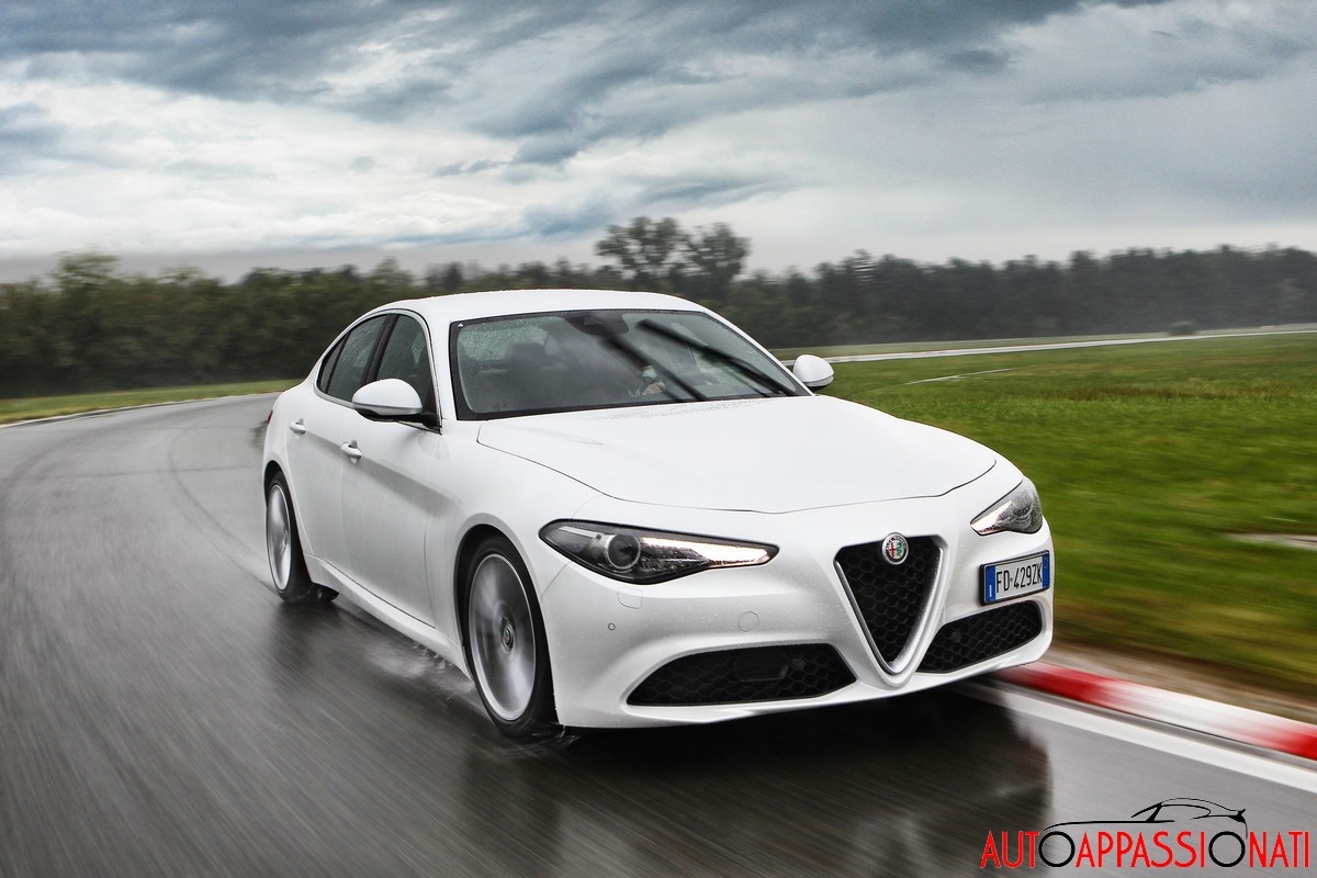 Alfa Romeo Giulia 2.2 Diesel | Prova su strada