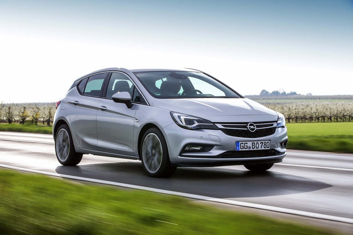 Opel Astra BiTurbo 5 porte: la compatta “pepata”