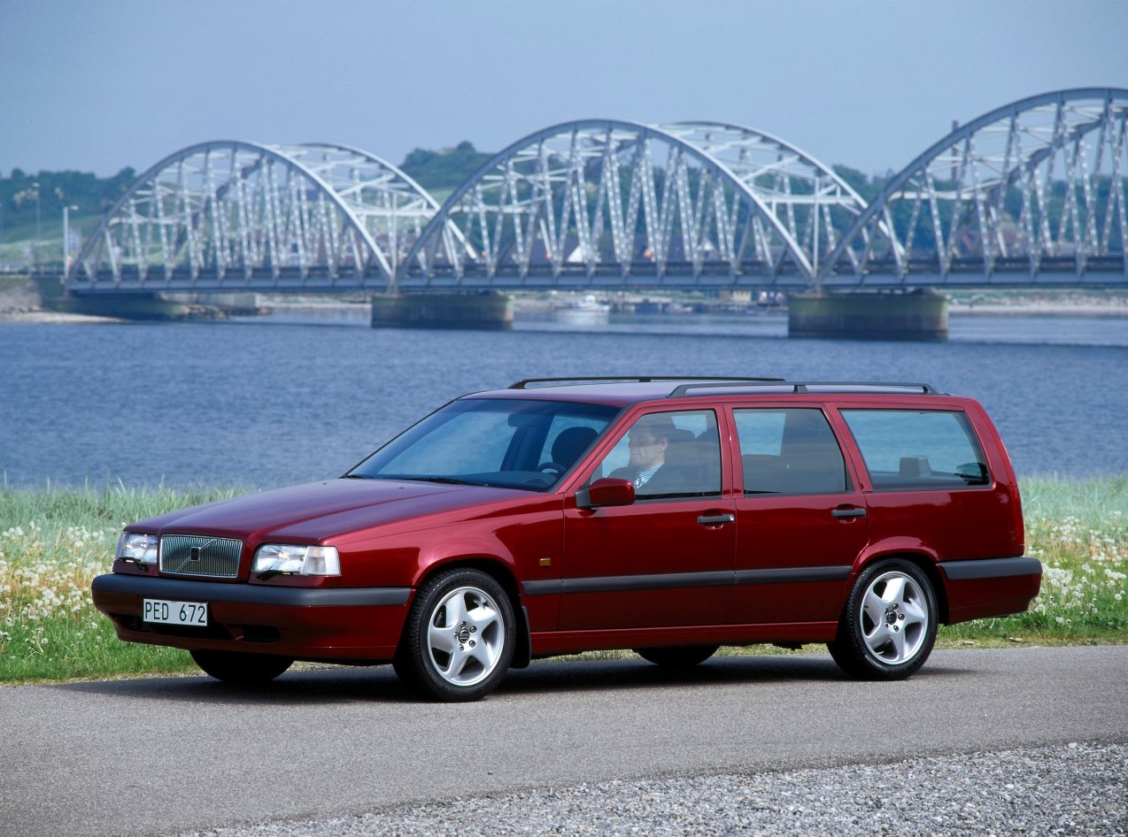 Volvo 850 celebra il suo 25° anniversario: puntava alle stelle