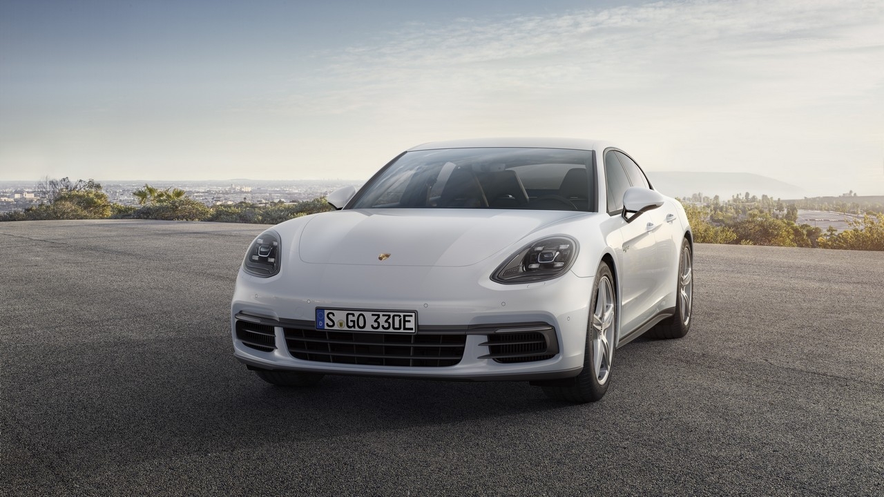 Sostenibilità e performance: arriva la Panamera 4 E-Hybrid