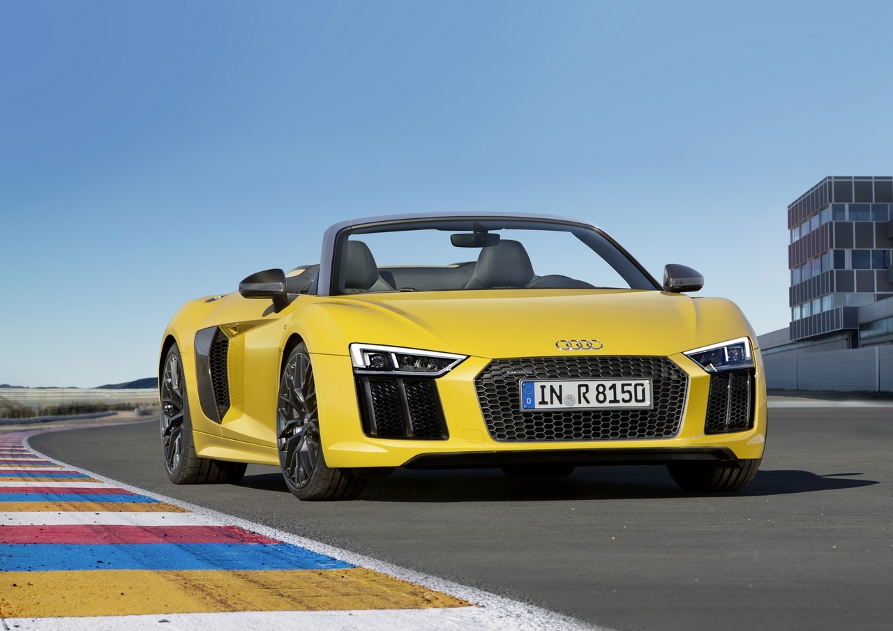 Nuova Audi R8 Spyder V10: 184.400 euro per la supercar dei quattro anelli