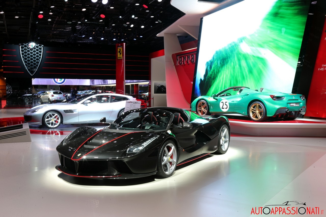 Stand Ferrari | Salone di Parigi 2016 [FOTO]