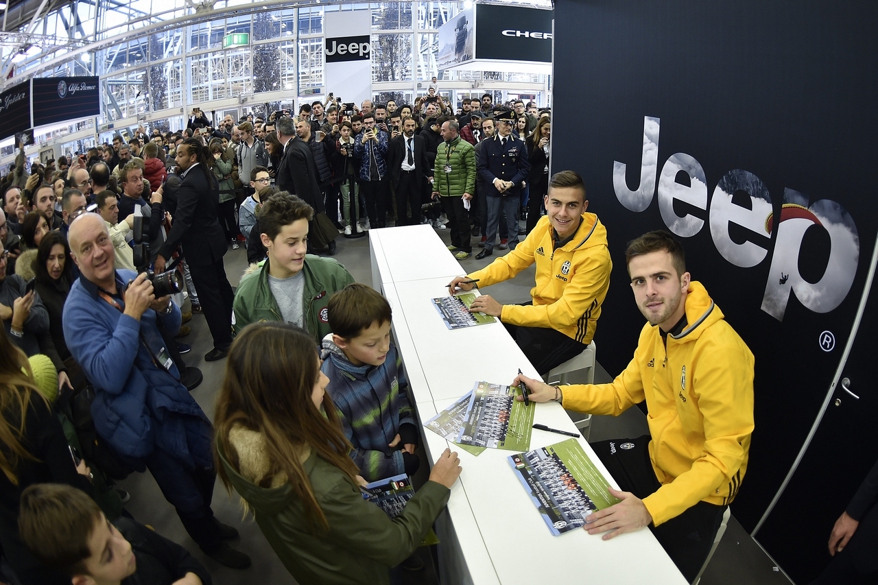 I giocatori della Juventus allo stand Jeep del Motor Show