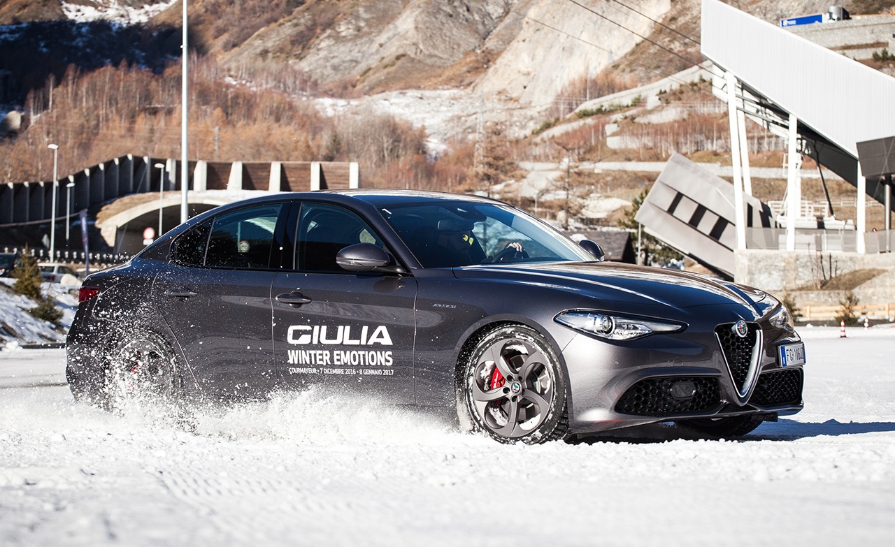 Alfa Romeo Giulia Veloce sulle nevi di Courmayeur