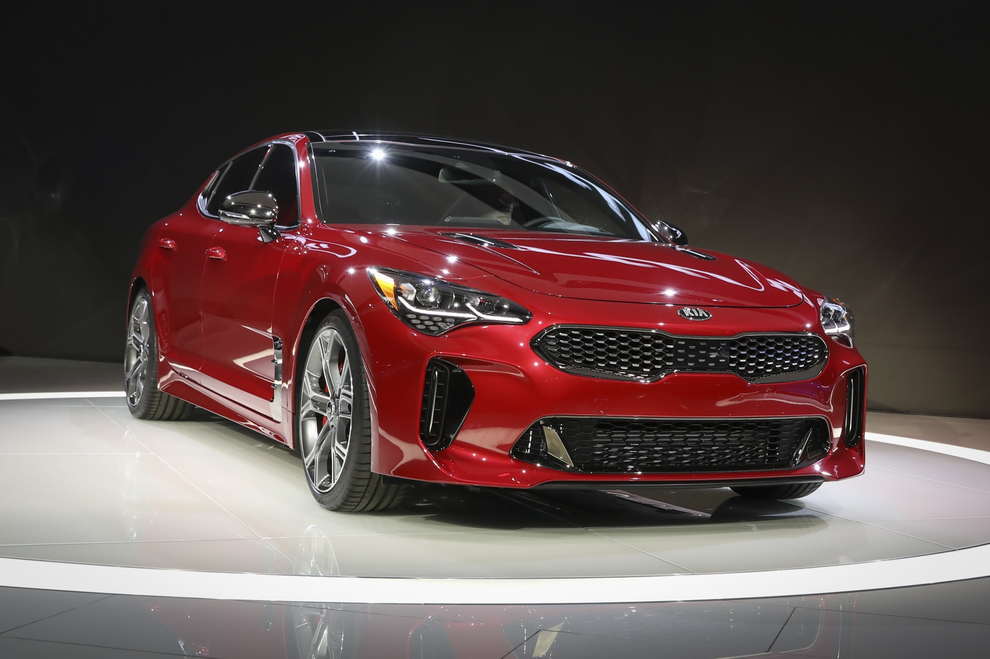 Nuova Kia Stinger al debutto mondiale | Salone di Detroit 2017