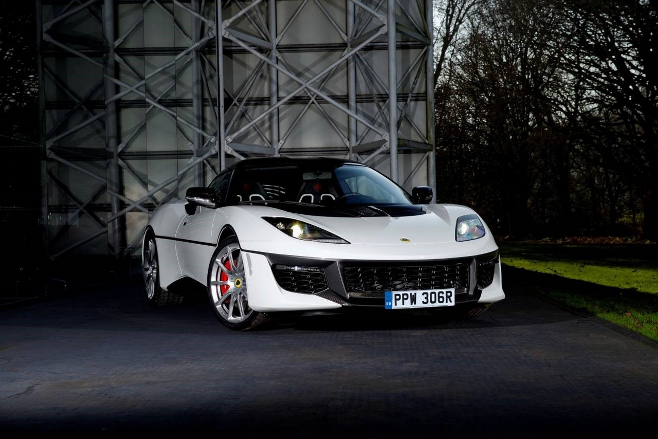 La one-off Lotus Evora Sport 410 omaggia la Esprit S1 di 007