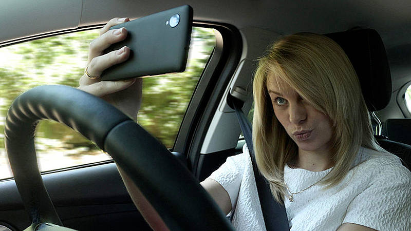 smartphone al volante