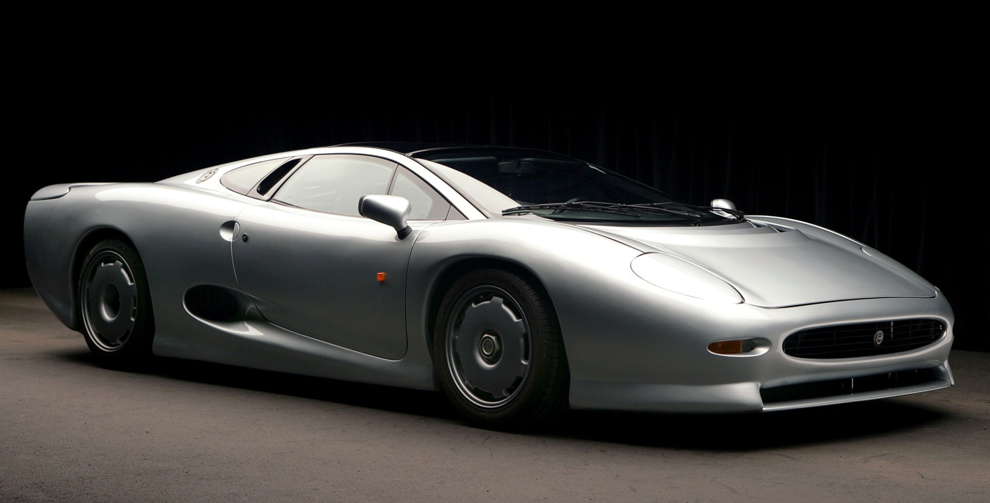 Jaguar XJ220