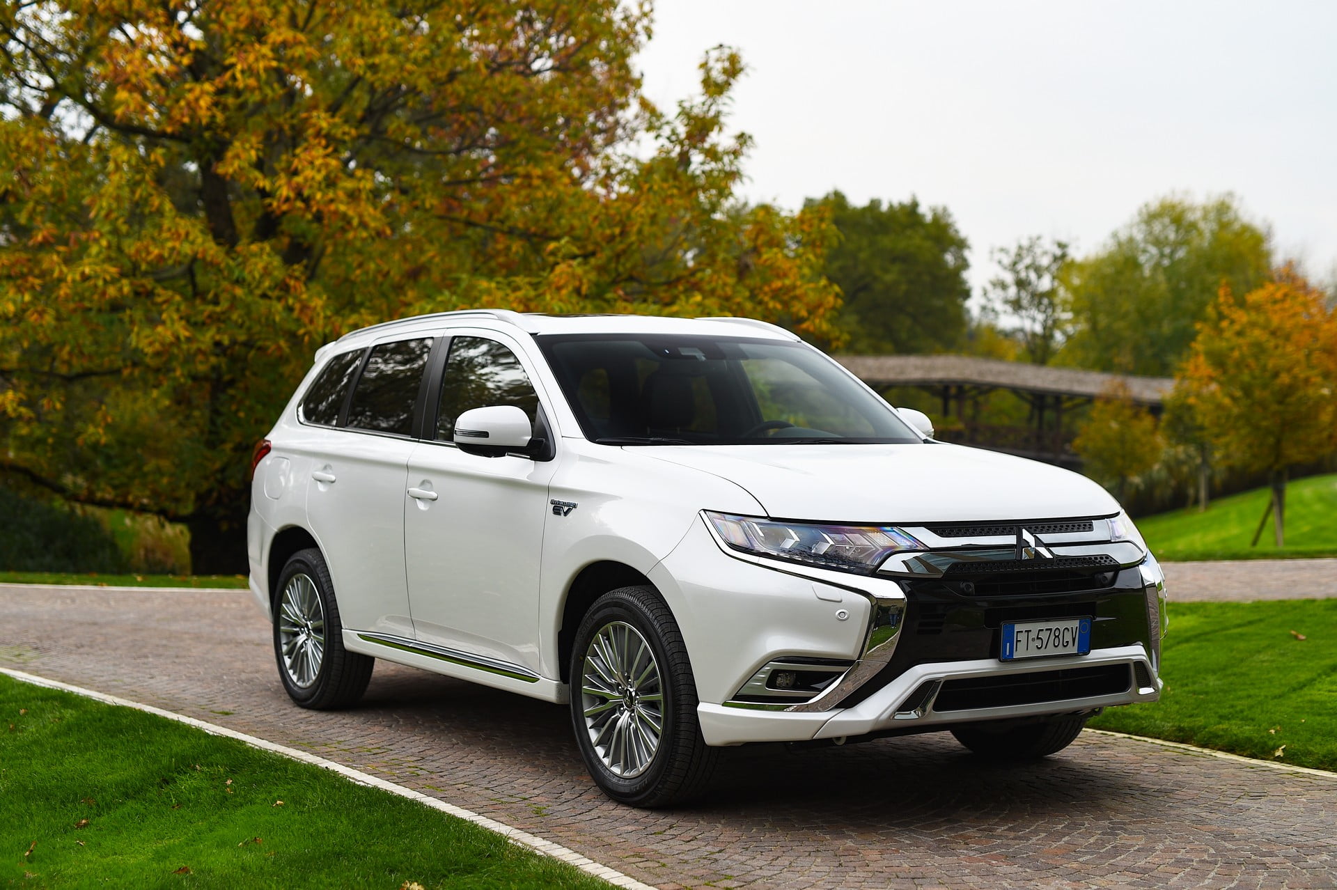 Allestimenti e prezzo Mitsubishi Outlander PHEV 2019