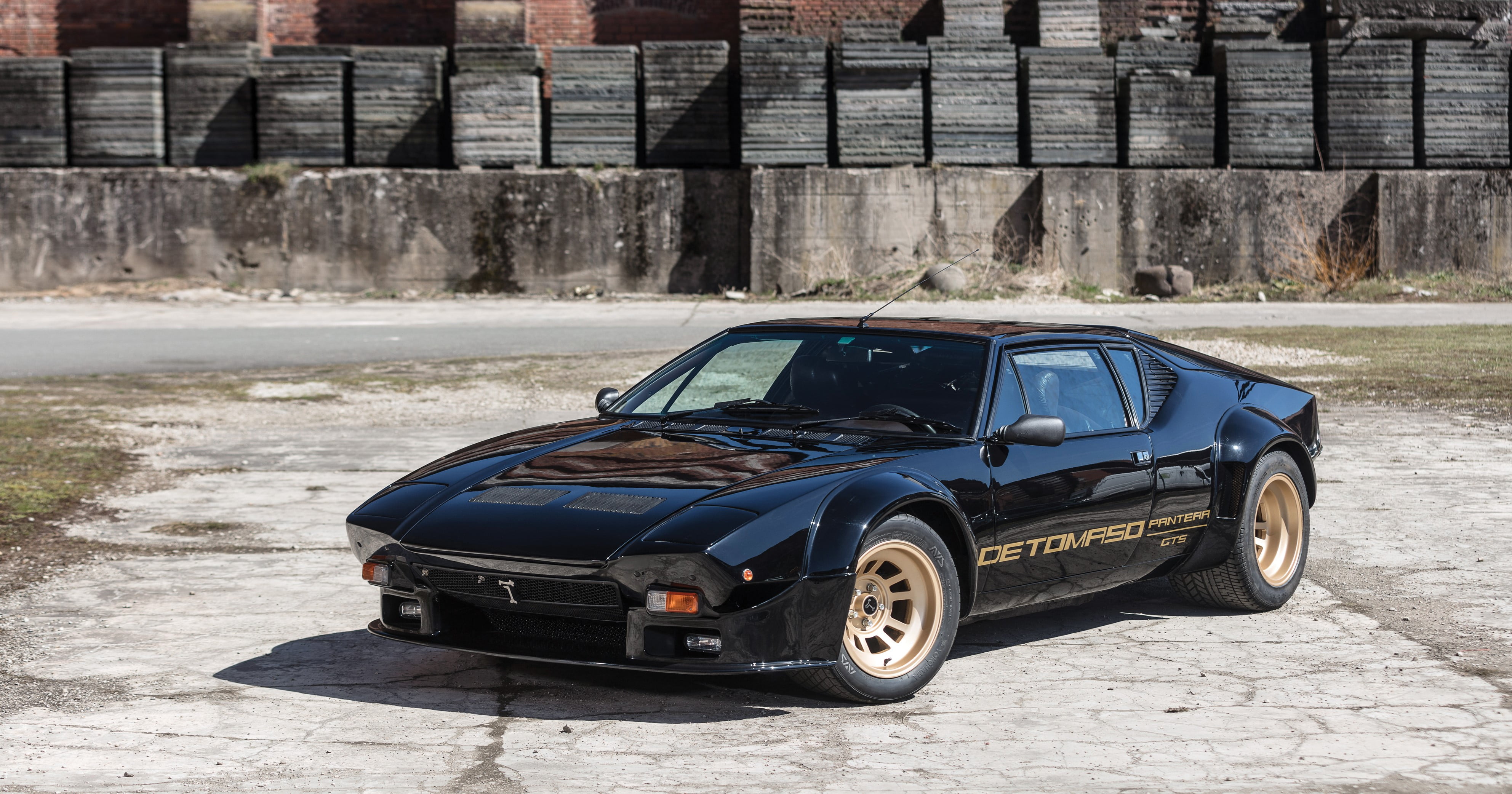 De Tomaso Pantera