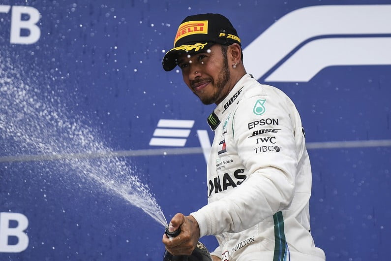 Hamilton vince GP Sochi 2019