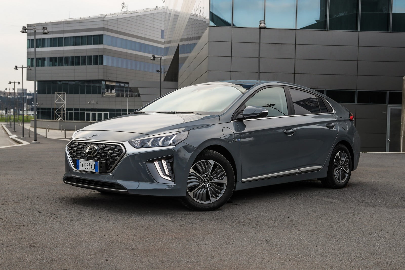 Hyundai Ioniq ibrida plug-in 2020